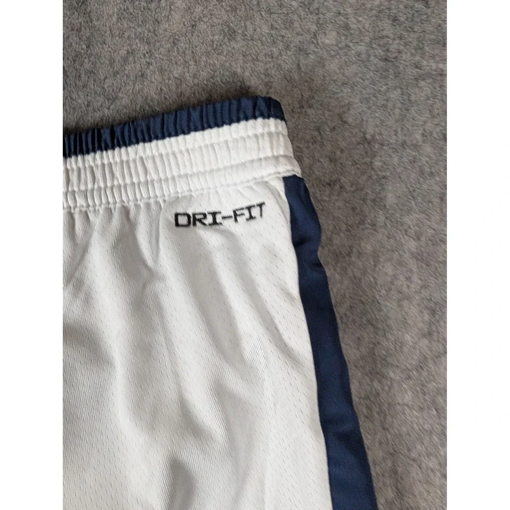Nike Track Club Dri-FIT Running Shorts White Navy Blue Athletic Mesh Mens M